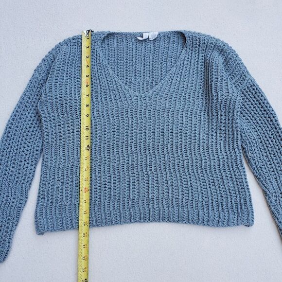 Sky and Sparrow Sage Green Chunky Open Knit Long Sleeve Cropped Sweater - Picture 4 of 9